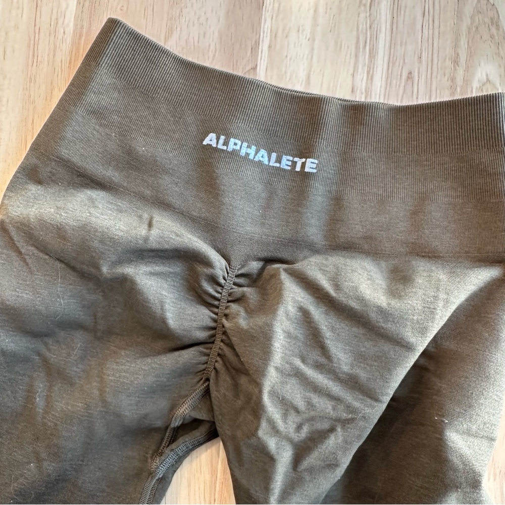 Alphalete Amplify Leggings in Brownish Green